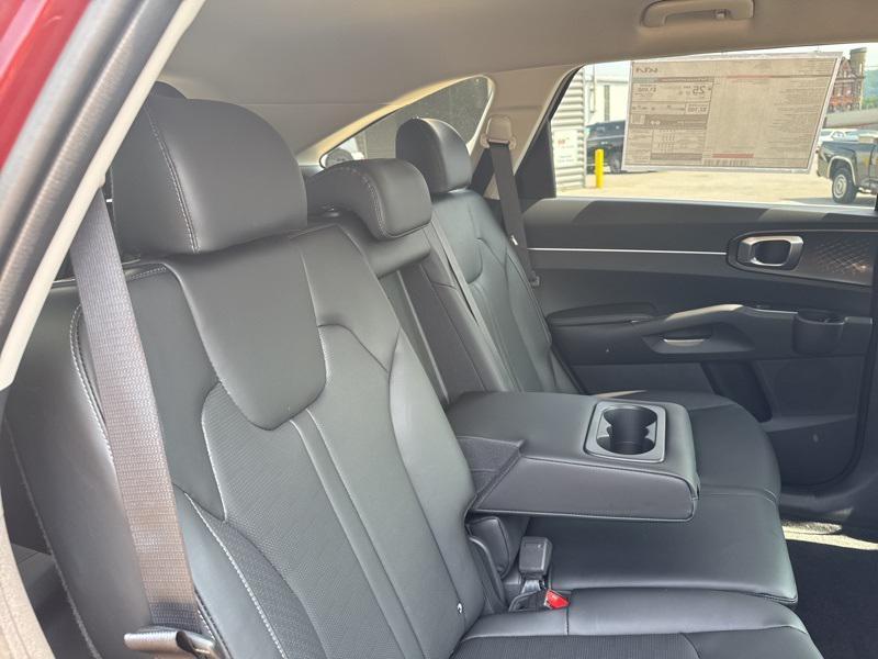 new 2025 Kia Sorento car, priced at $35,500