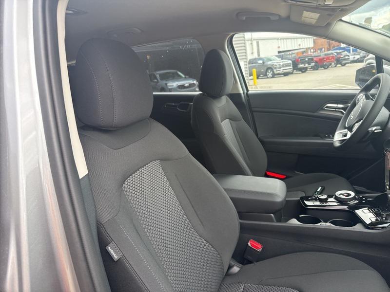 new 2025 Kia Sportage Hybrid car, priced at $28,821