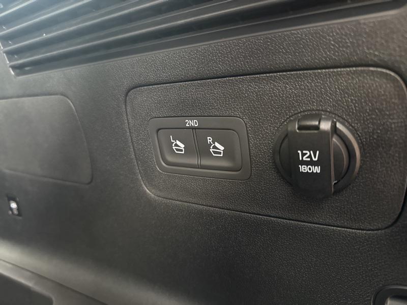 new 2025 Kia Sorento car, priced at $33,959