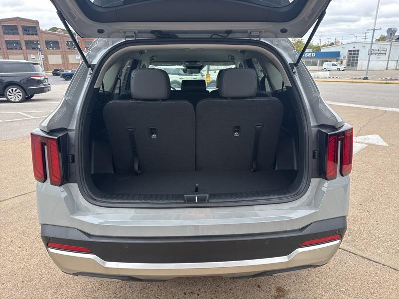 new 2025 Kia Sorento car, priced at $33,959
