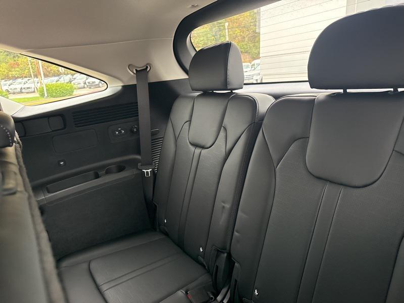 new 2025 Kia Sorento car, priced at $33,959