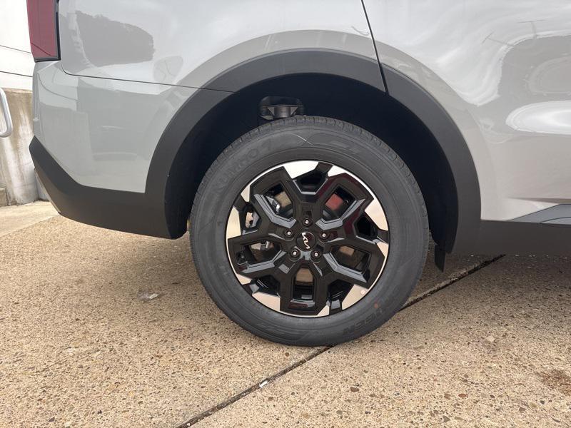 new 2025 Kia Sorento car, priced at $33,959