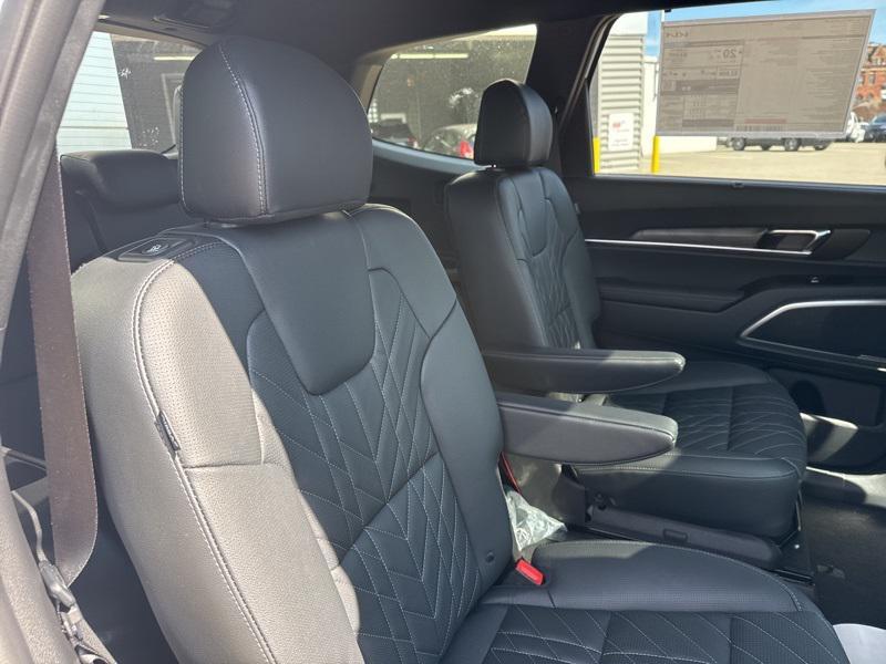 new 2025 Kia Telluride car, priced at $44,718