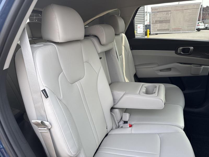 new 2025 Kia Sorento car, priced at $36,000