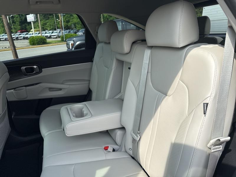 new 2025 Kia Sorento car, priced at $36,000