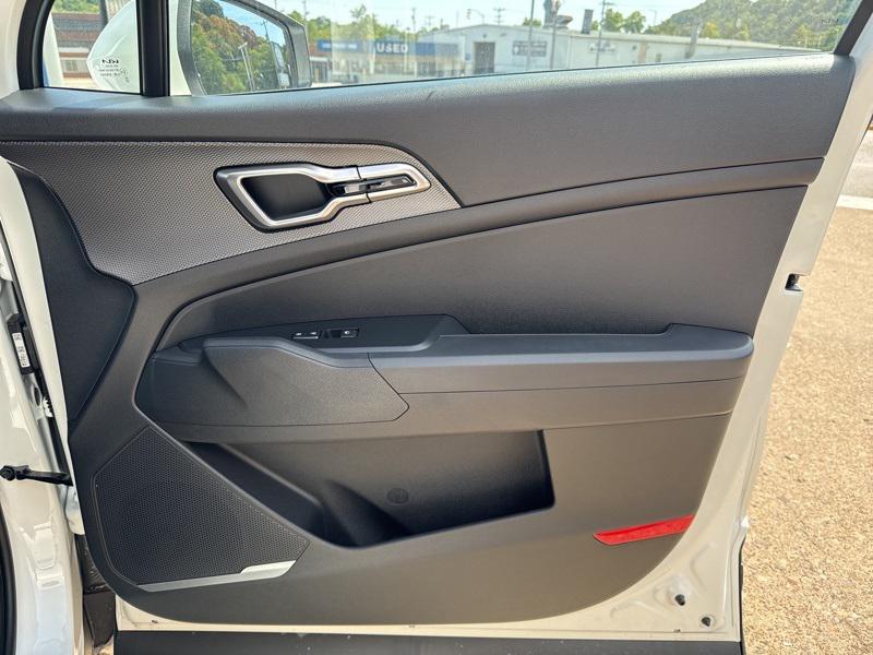 new 2025 Kia Sportage Hybrid car, priced at $29,427
