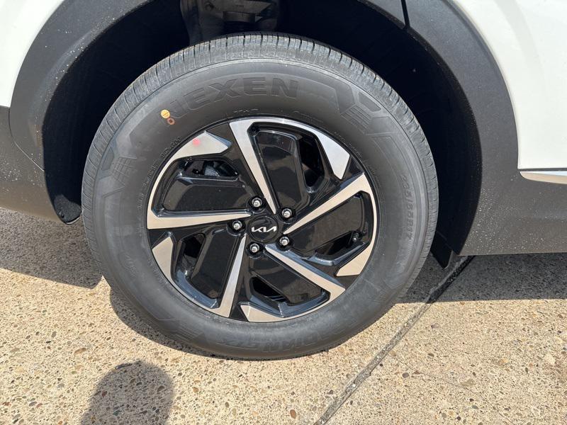 new 2025 Kia Sportage Hybrid car, priced at $29,427