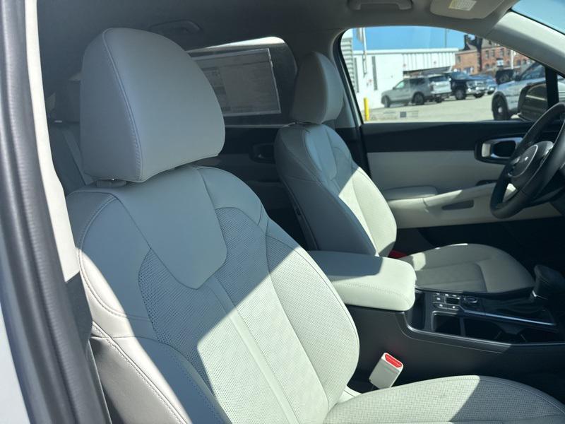 new 2025 Kia Sorento car, priced at $34,360