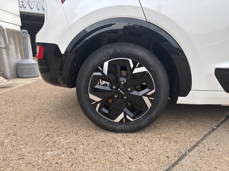 new 2025 Kia Niro EV car, priced at $31,500