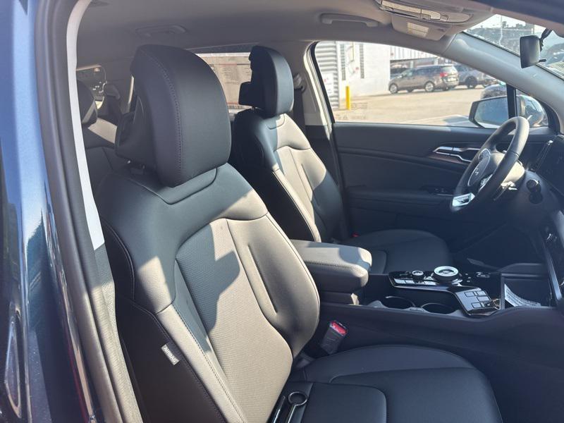 new 2025 Kia Sportage Hybrid car, priced at $30,952