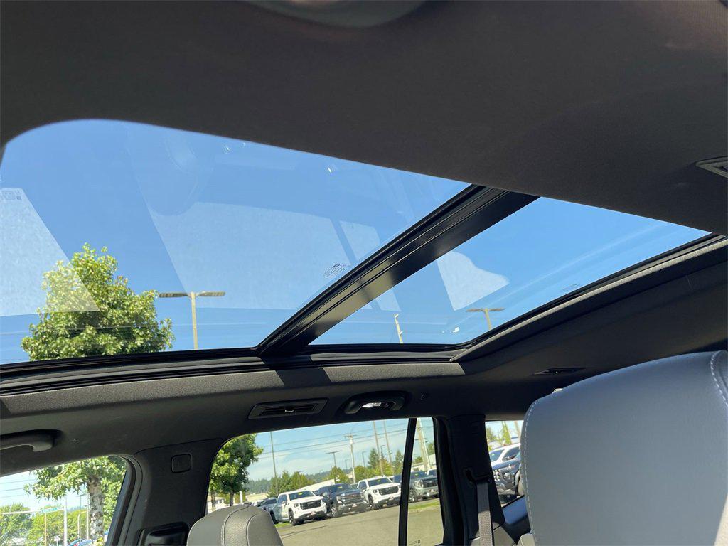 used 2025 Cadillac XT6 car, priced at $45,993