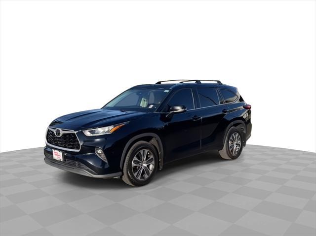 used 2020 Toyota Highlander car, priced at $29,999