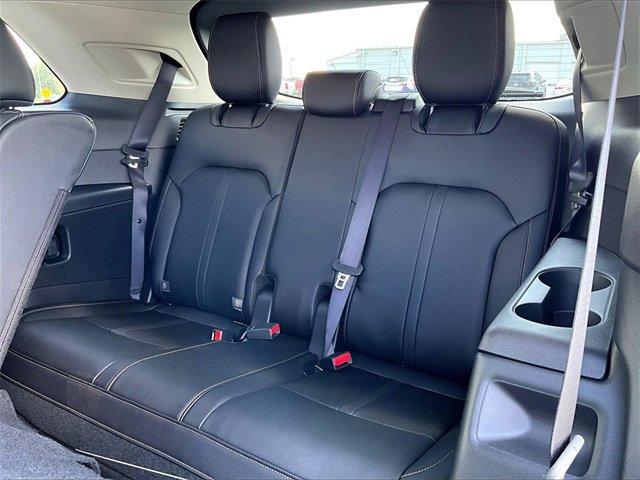 new 2025 Mazda CX-90 car, priced at $40,395