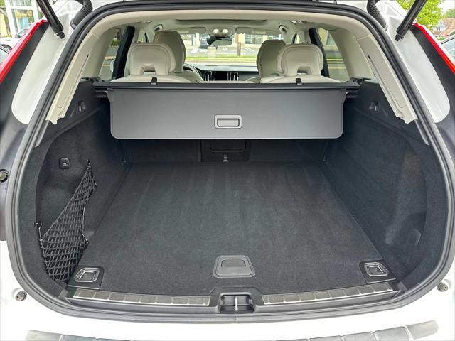 used 2022 Volvo XC60 car, priced at $42,460