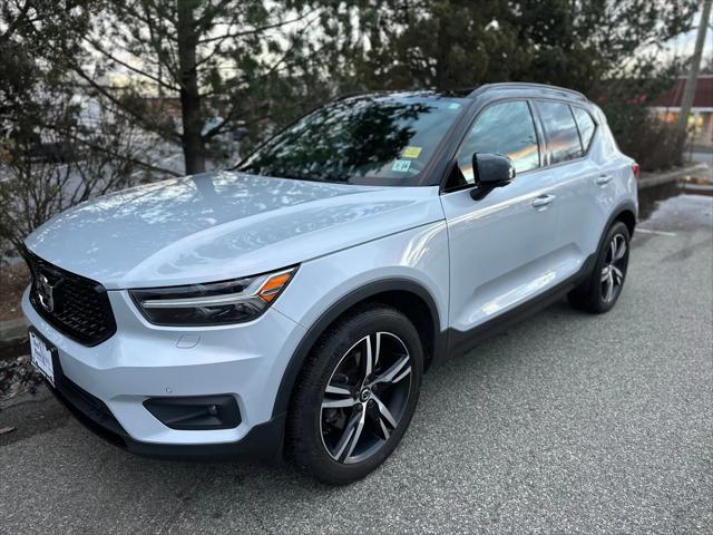 used 2020 Volvo XC40 car, priced at $21,999