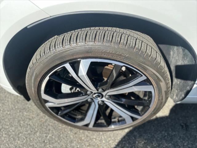 used 2022 Volvo XC60 car, priced at $40,999