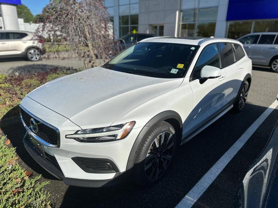 used 2020 Volvo V60 Cross Country car, priced at $29,999