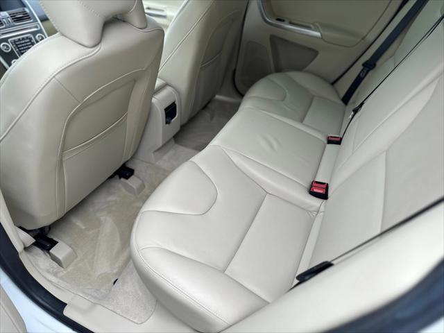 used 2015 Volvo XC60 car, priced at $15,999