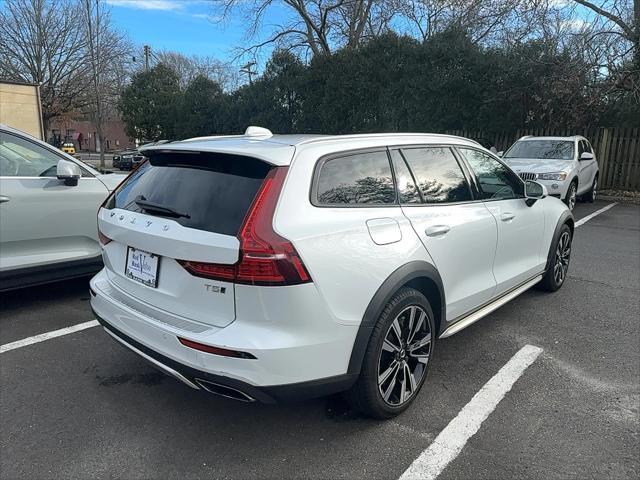 used 2022 Volvo V60 Cross Country car, priced at $36,999