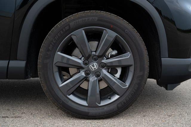 new 2025 Honda Pilot car, priced at $39,795