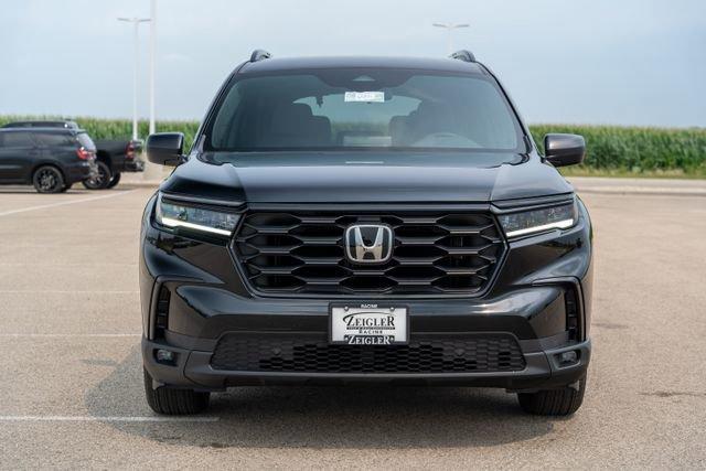 new 2025 Honda Pilot car, priced at $39,795