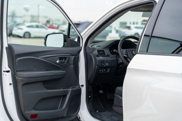 new 2025 Honda Ridgeline car, priced at $40,611