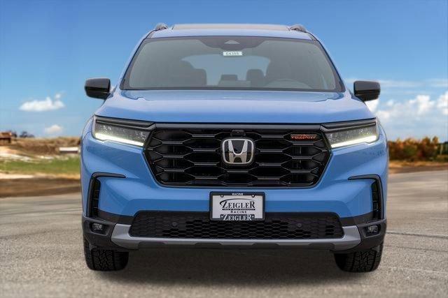 new 2025 Honda Pilot car, priced at $48,686