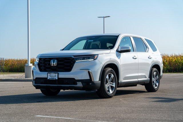 new 2025 Honda Pilot car, priced at $44,150