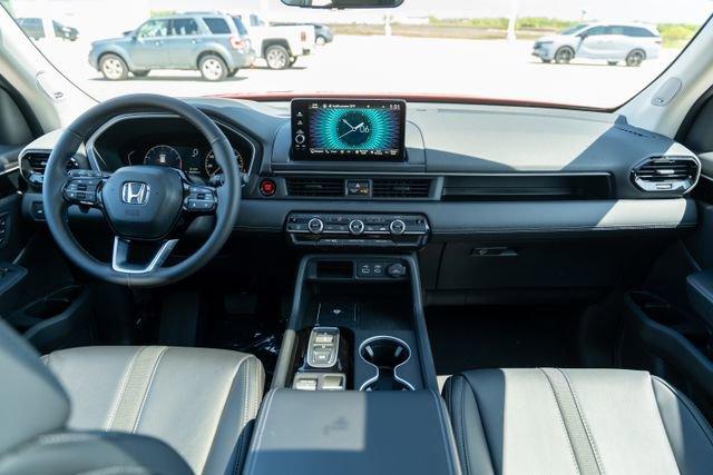 used 2025 Honda Pilot car, priced at $46,794
