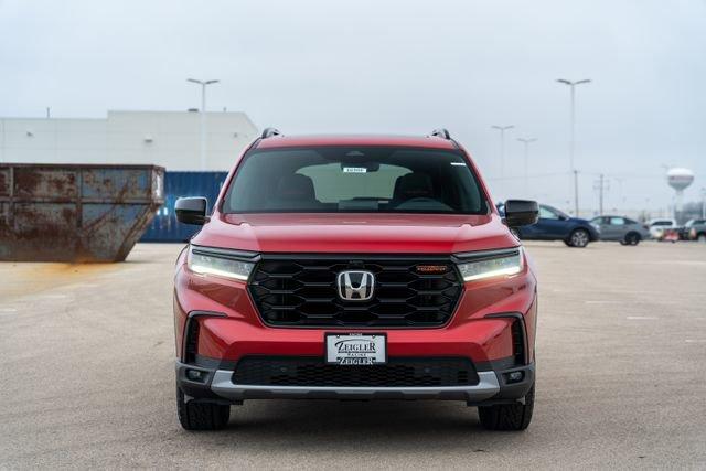 new 2025 Honda Pilot car, priced at $50,185