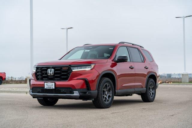 new 2025 Honda Pilot car, priced at $50,185