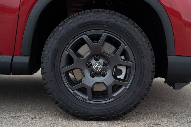 new 2025 Honda Pilot car, priced at $50,185