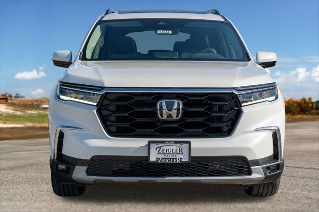 new 2025 Honda Pilot car, priced at $48,129