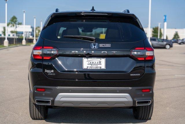 new 2025 Honda Pilot car, priced at $47,995