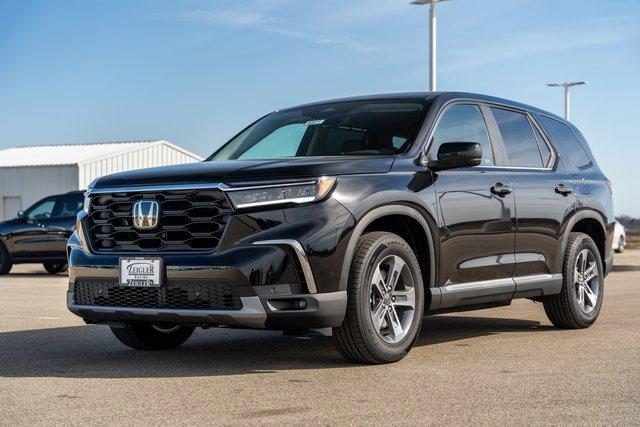 new 2025 Honda Pilot car, priced at $43,695