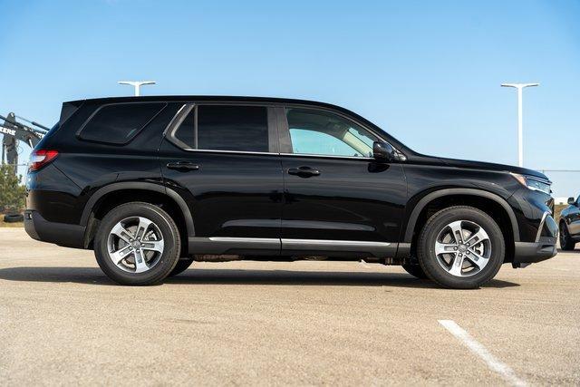 new 2025 Honda Pilot car, priced at $43,695