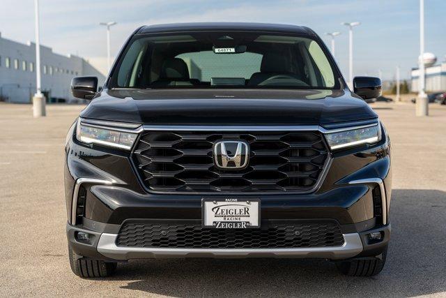 new 2025 Honda Pilot car, priced at $43,695