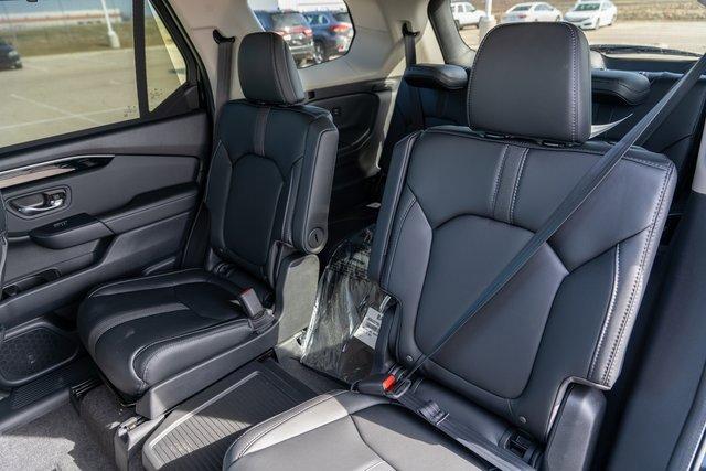 new 2025 Honda Pilot car, priced at $43,695