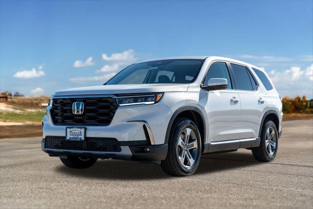 new 2025 Honda Pilot car, priced at $45,121