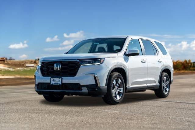 new 2025 Honda Pilot car, priced at $45,121