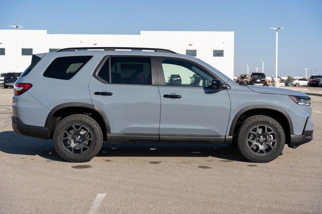 new 2025 Honda Pilot car, priced at $48,741