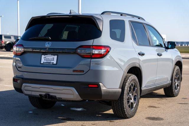 new 2025 Honda Pilot car, priced at $48,741