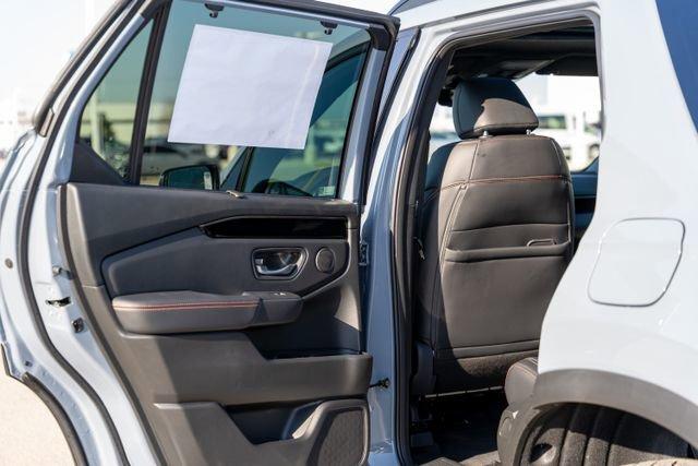 new 2025 Honda Pilot car, priced at $48,741