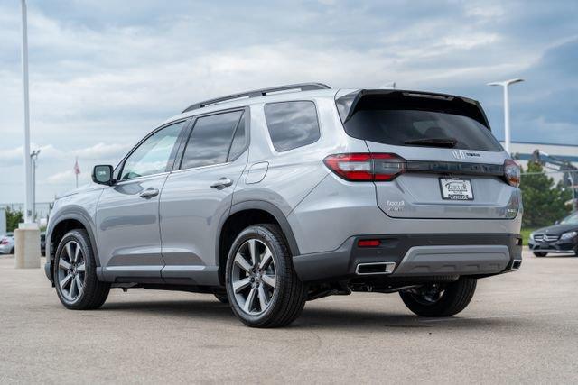 new 2025 Honda Pilot car, priced at $50,178