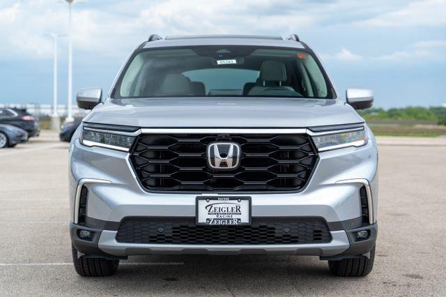 new 2025 Honda Pilot car, priced at $50,178