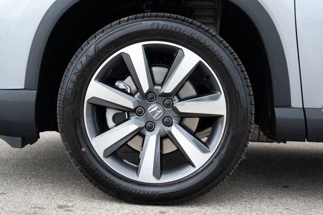 new 2025 Honda Pilot car, priced at $50,178