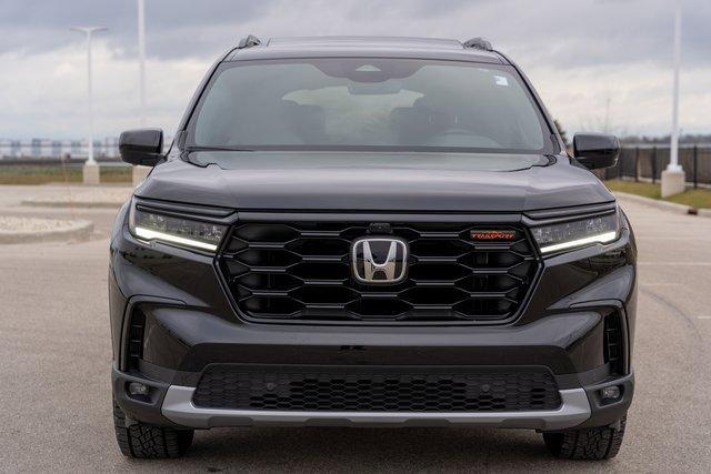 new 2025 Honda Pilot car, priced at $47,832