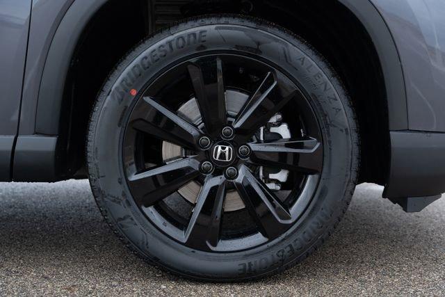 new 2025 Honda Pilot car, priced at $52,075