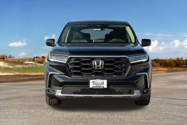 new 2025 Honda Pilot car, priced at $48,758