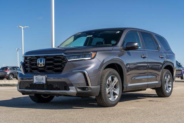 new 2025 Honda Pilot car, priced at $43,995